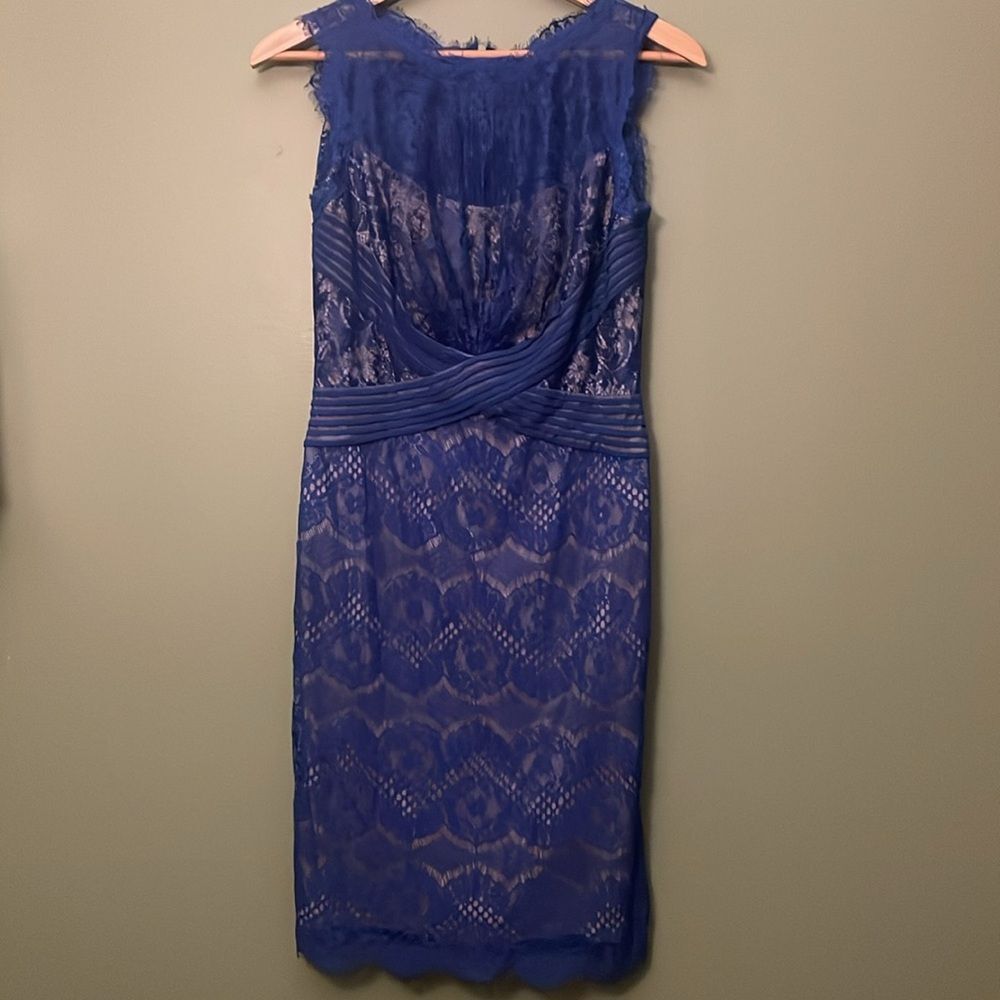 Tadashi Shoji Blue Chantilly Lace Sheath Boatneck Dress Sz 10P wedding Cocktail - Picture 2 of 9